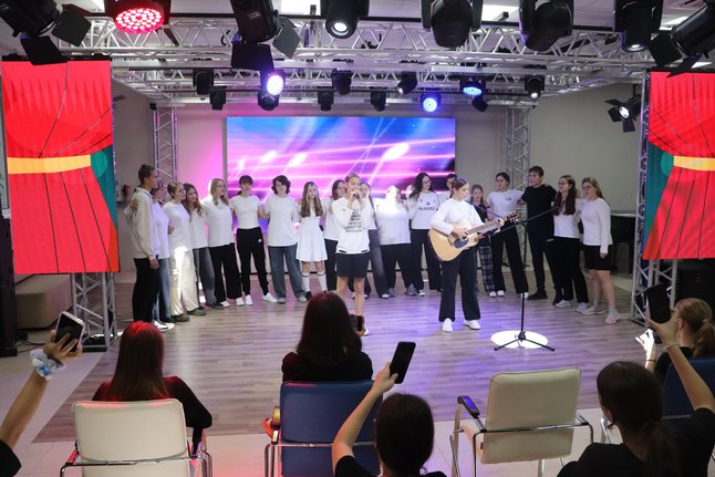 В «Космосе» торжественно открылась театральная смена