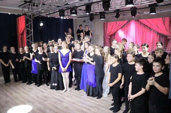 Отчётный спектакль в «Космосе»